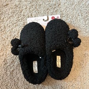 black slippers